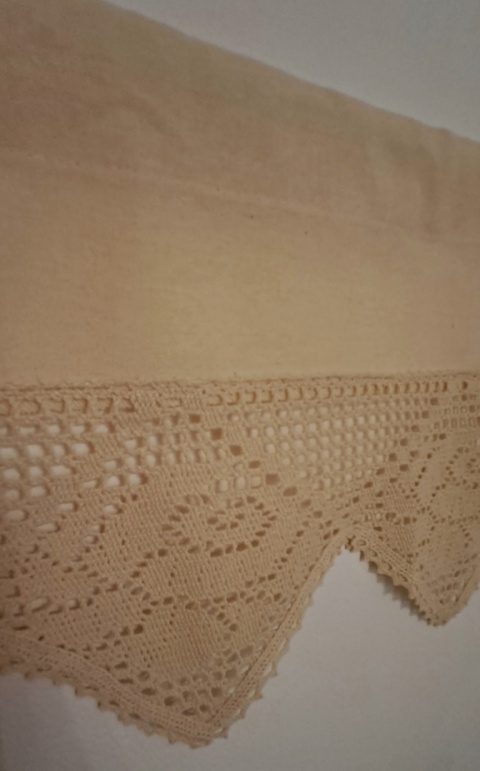 GOTOWA ZAZDROSTKA 30 X 150 CM BEŻOWA BAWEŁNA BOHO KORONKA