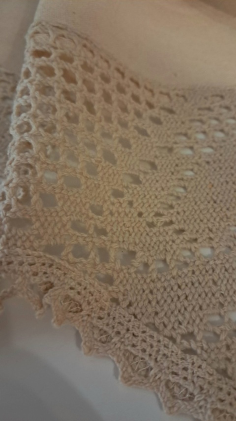 GOTOWA ZAZDROSTKA 30 X 150 CM BEŻOWA BAWEŁNA BOHO KORONKA