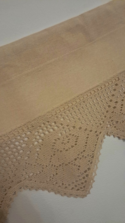 GOTOWA ZAZDROSTKA 30 X 150 CM BEŻOWA BAWEŁNA BOHO KORONKA