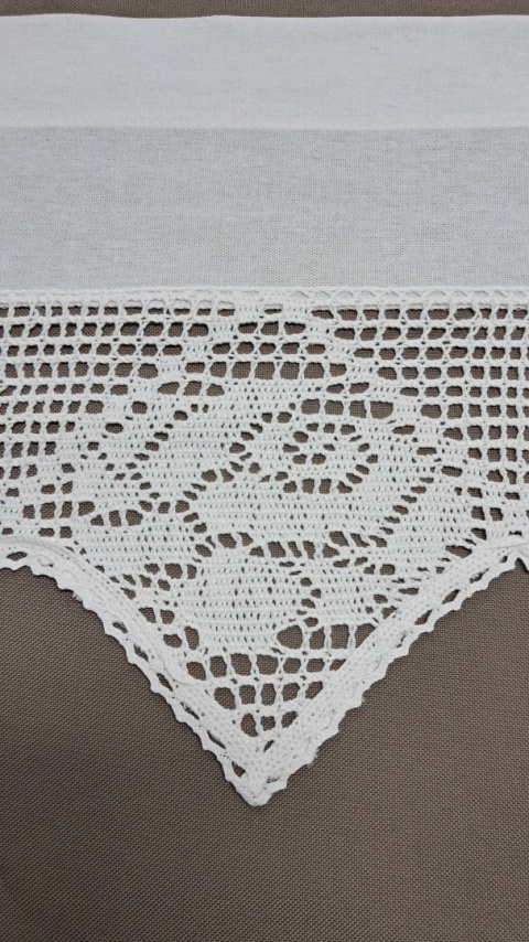 GOTOWA ZAZDROSTKA 30 X 70 CM BIAŁA NATURALNA BOHO KORONKA