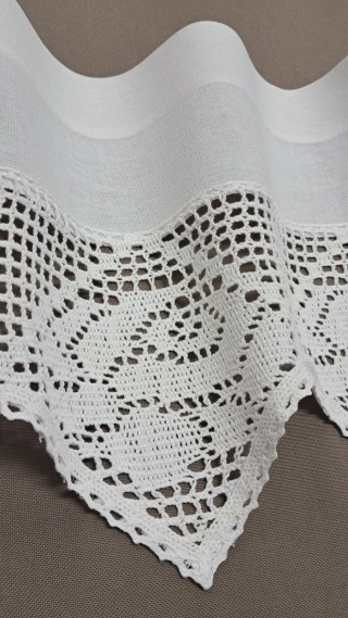 GOTOWA ZAZDROSTKA 30 X 100 CM BIAŁA NATURALNA BOHO KORONKA