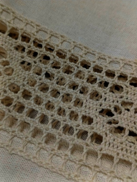 GOTOWA ZAZDROSTKA 70 X 200 CM BEŻOWA NATURALNA BOHO KORONKA
