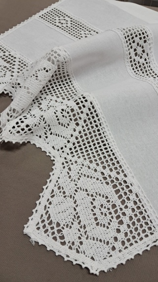GOTOWA ZAZDROSTKA 50 X 150 CM BIAŁA NATURALNA BOHO KORONKA
