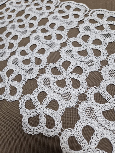 ZAZDROSTKA GIPIURA BAWEŁNIANA WYSOKOŚĆ 60 CM ZAZDROSTKA GIPIURA BAWEŁNIANA WYSOKOŚĆ 60 CM