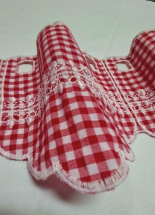 ZAZDROSTKA CZERWONA KRATECZKA WYSOKOŚĆ 17 CM