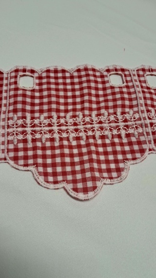 ZAZDROSTKA CZERWONA KRATECZKA WYSOKOŚĆ 17 CM