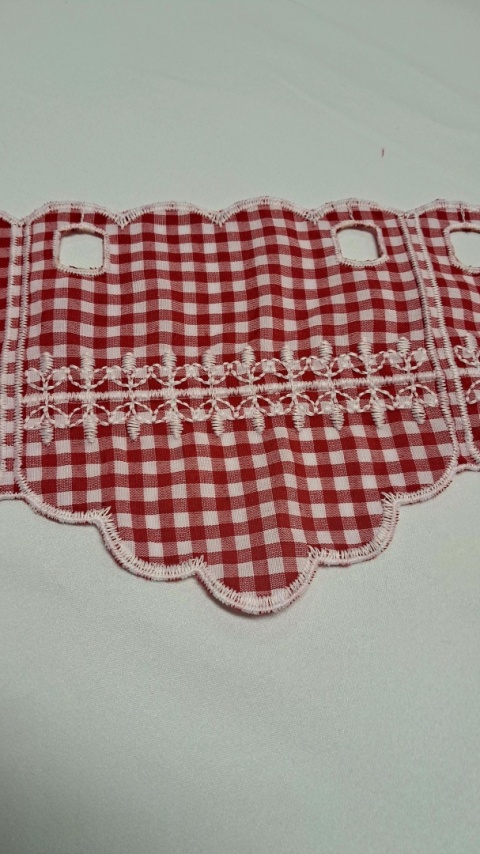 ZAZDROSTKA CZERWONA KRATECZKA WYSOKOŚĆ 17 CM