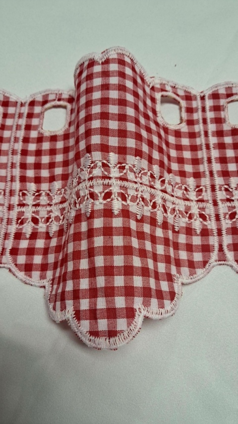 ZAZDROSTKA CZERWONA KRATECZKA WYSOKOŚĆ 17 CM