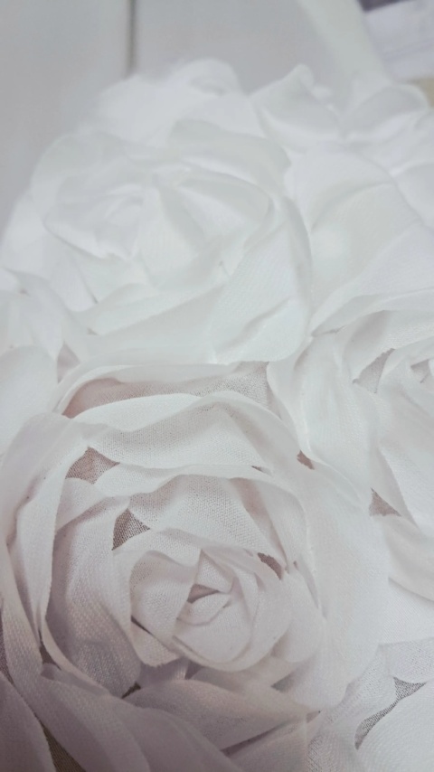 FIRANA RÓŻE 3D ROSES NA METRY WYSOKOŚĆ 300 CM (3 PASY RÓŻ SZYFON)