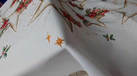 OBRUS GOTOWY GWIAZDY BETLEJEMSKIE WZÓR NA ŚRODKU 140X240