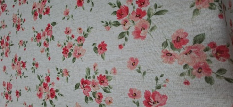 TKANINA JAK LEN CZERWONE KWIATKI