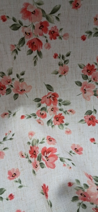 TKANINA JAK LEN CZERWONE KWIATKI
