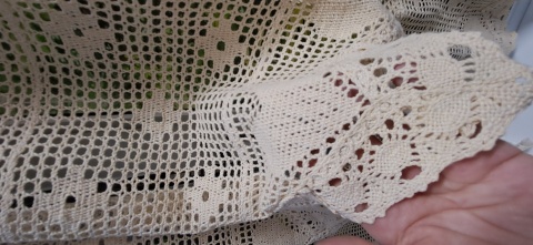 ZAZDROSTKA NICIANA SZYDEŁKOWA ECRU BEŻOWA WYSOKOŚĆ 35 cm