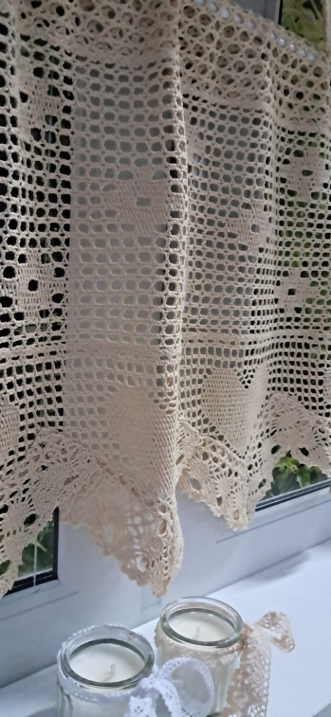 ZAZDROSTKA NICIANA SZYDEŁKOWA ECRU BEŻOWA WYSOKOŚĆ 35 cm