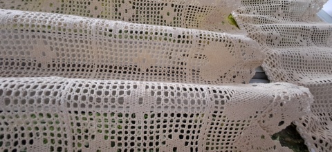 ZAZDROSTKA NICIANA SZYDEŁKOWA ECRU BEŻOWA WYSOKOŚĆ 35 cm