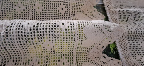 ZAZDROSTKA NICIANA SZYDEŁKOWA ECRU BEŻOWA WYSOKOŚĆ 35 cm