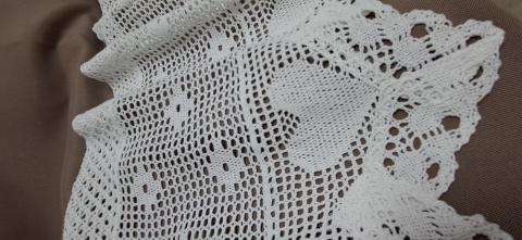 ZAZDROSTKA NICIANA SZYDEŁKOWA BIAŁA WYSOKOŚĆ 35 cm