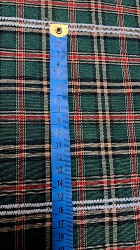 ZAZDROSTKA W ZIELONĄ KRATKĘ WYSOKOŚĆ 35 CM