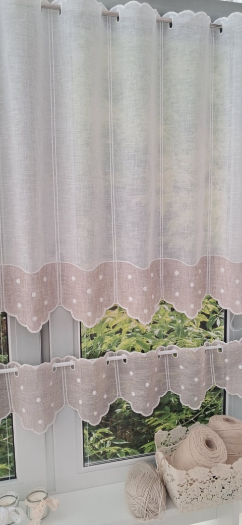 ZAZDROSTKA Z BEŻOWYM WYKOŃCZENIEM W KROPKI WYSOKOŚC 90 CM