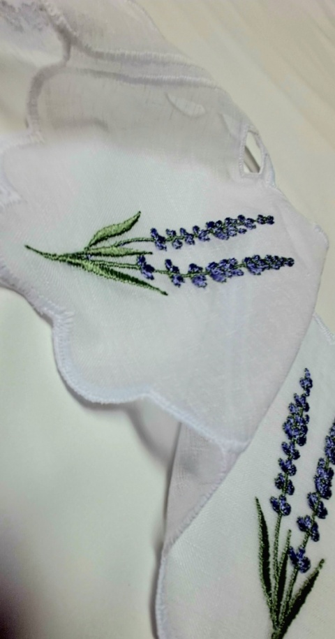 ZAZDROSTKA HAFTOWANA GAŁĄZKA LAWENDY 17 CM