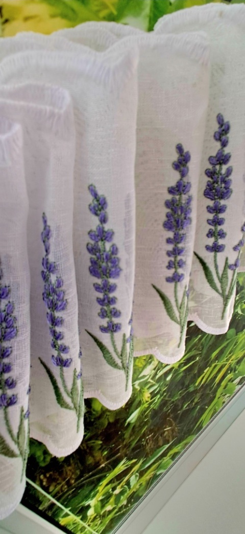 ZAZDROSTKA HAFTOWANA GAŁĄZKA LAWENDY 17 CM