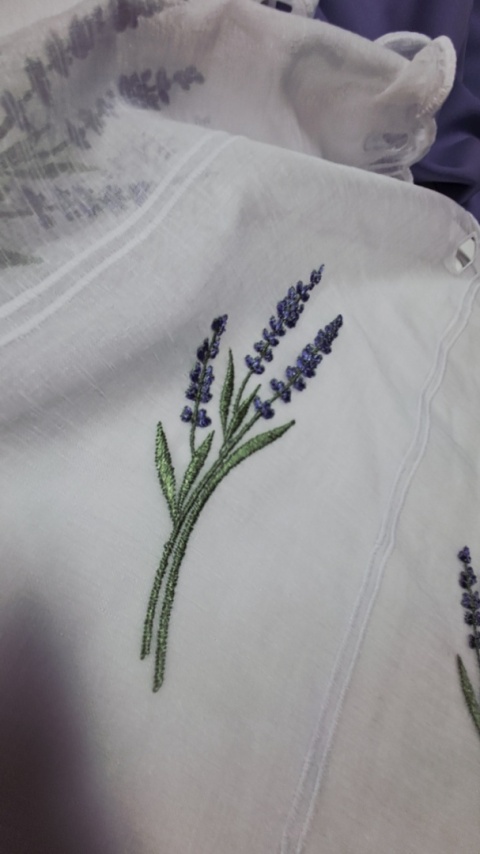 ZAZDROSTKA HAFTOWANA GAŁĄZKA LAWENDY 70 CM