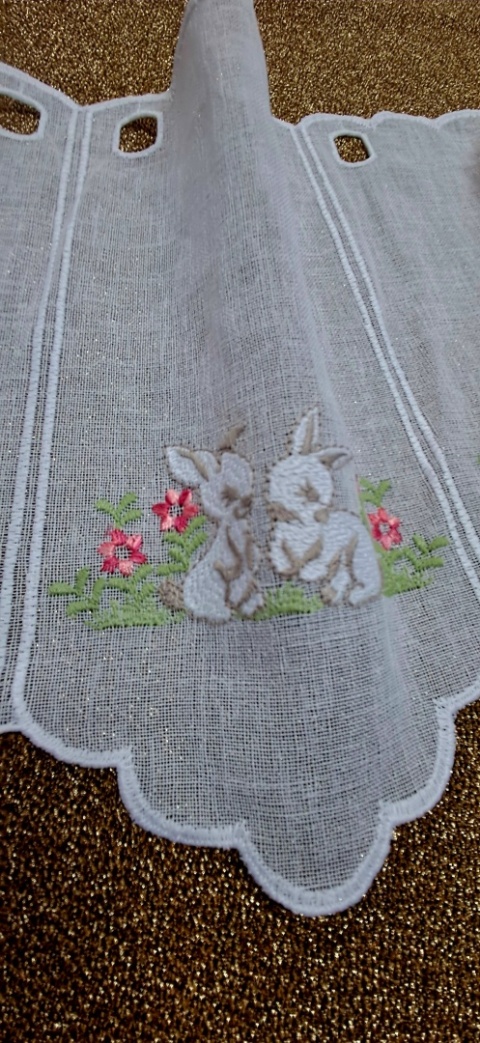 ZAZDROSTKA PANELOWA ZAJĄCZKI WYSOKOŚĆ 30 CM