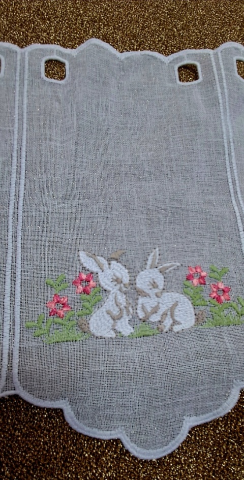 ZAZDROSTKA PANELOWA ZAJĄCZKI WYSOKOŚĆ 30 CM