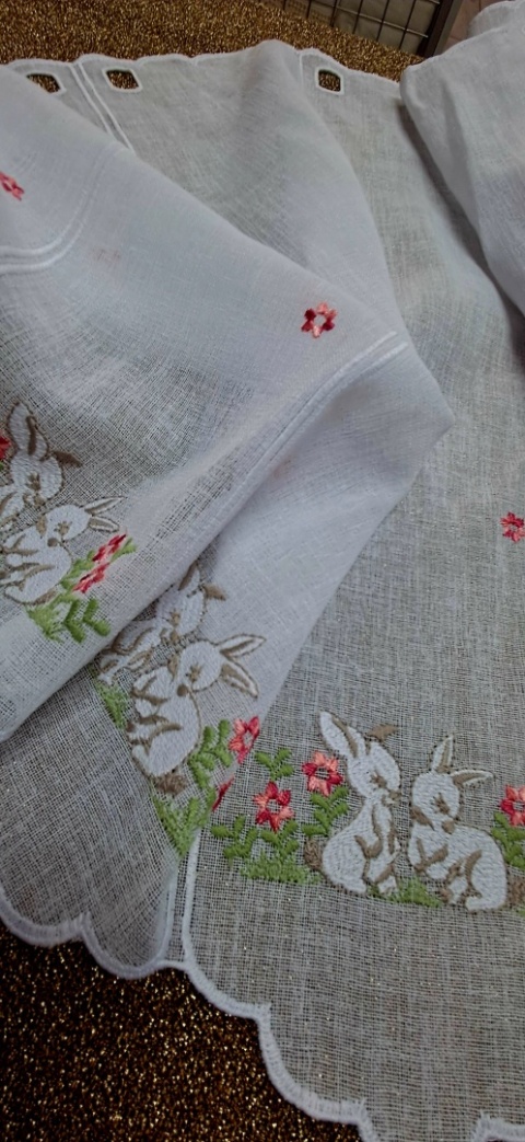 ZAZDROSTKA PANELOWA ZAJĄCZKI WYSOKOŚĆ 30 CM