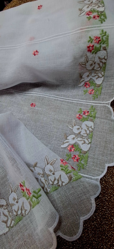 ZAZDROSTKA PANELOWA ZAJĄCZKI WYSOKOŚĆ 60 CM