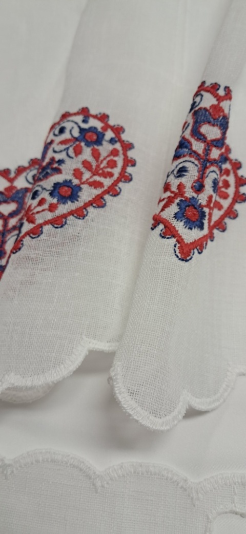 ZAZDROSTKA Z HAFTOWANYM SERCEM CZERWONO-NIEBIESKIM WYSOKOŚĆ 45 CM