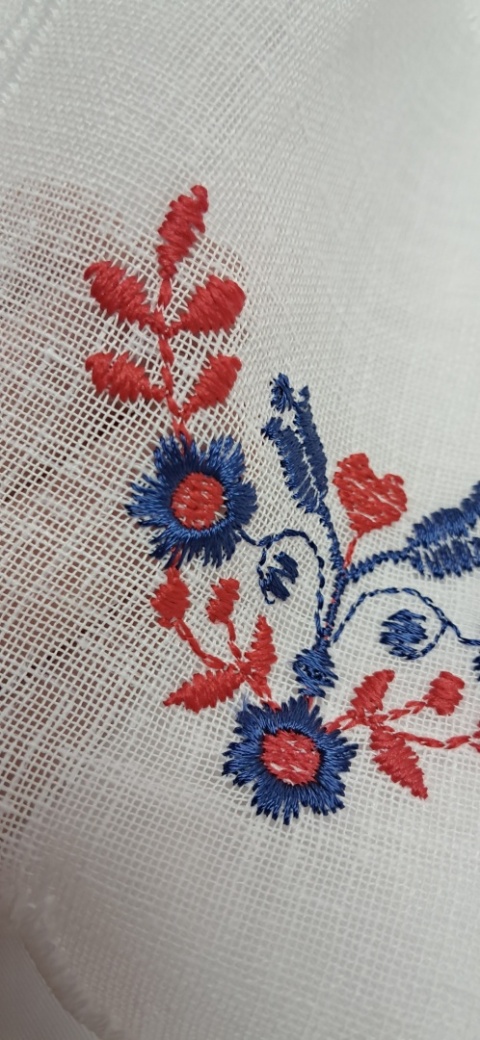 ZAZDROSTKA Z HAFTOWANYM SERCEM CZERWONO-NIEBIESKIM WYSOKOŚĆ 70 CM